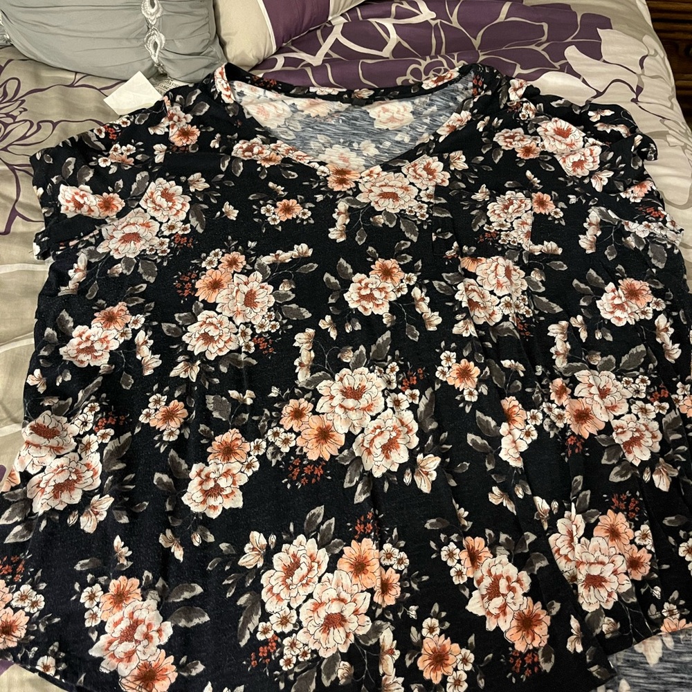 Torrid Floral Short Sleeve Top - Black and Pink